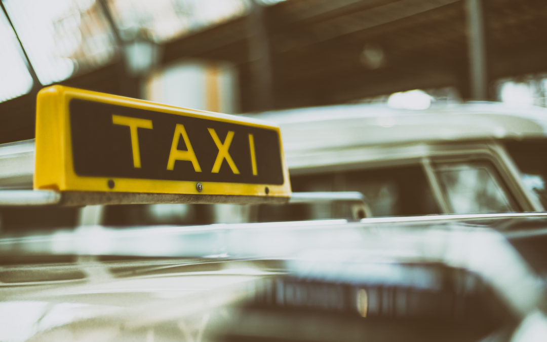 W dobie koronawirusa bezpieczniej wybrać taxi Piła czy komunikację miejską?